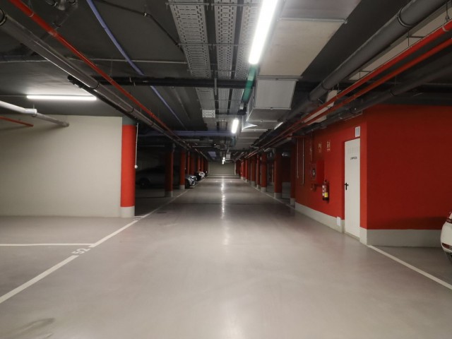 Apartamento con 3 Dormitorios  en Elviria