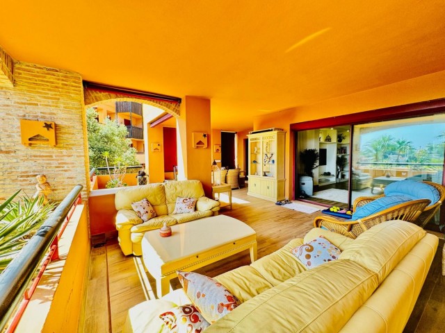 Appartement avec 3 Chambres  à Bahía de Marbella