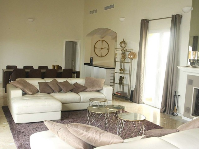 4 Makuuhuoneen Huvila Istán