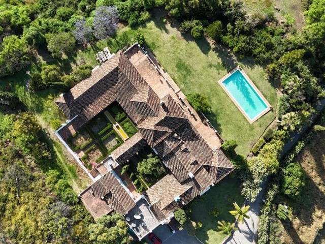 7 Makuuhuoneen Huvila Estepona