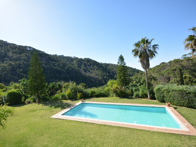 7 Makuuhuoneen Huvila Estepona