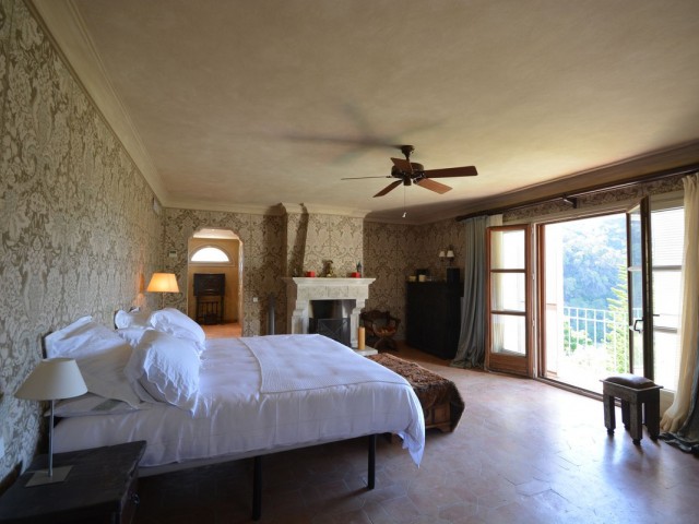 7 Makuuhuoneen Huvila Estepona