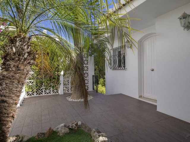 2 Makuuhuoneen Rivitalo Calahonda