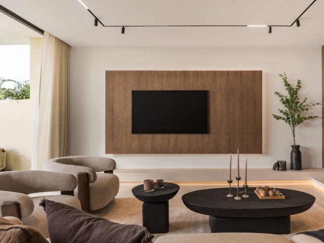 Adosado con 3 Dormitorios  en Nueva Andalucía