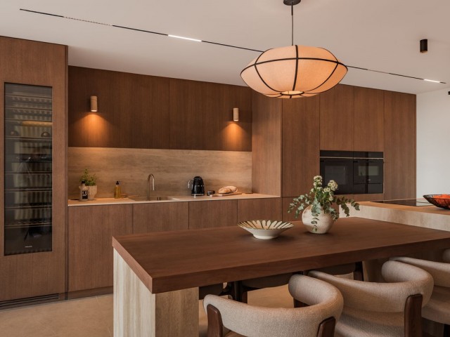 Adosado con 3 Dormitorios  en Nueva Andalucía