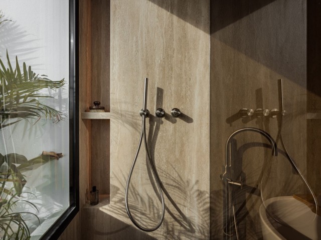 Adosado con 3 Dormitorios  en Nueva Andalucía