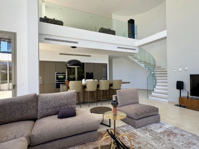 6 Slaapkamer Villa in Los Flamingos