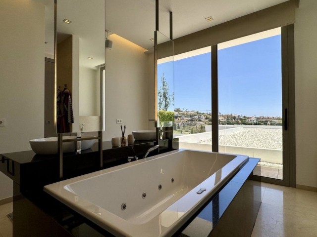 6 Slaapkamer Villa in Los Flamingos