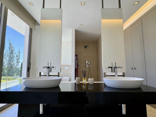 6 Slaapkamer Villa in Los Flamingos