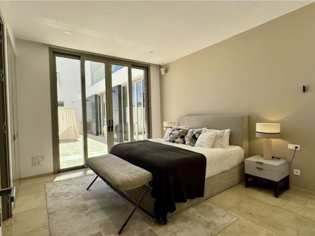 6 Slaapkamer Villa in Los Flamingos