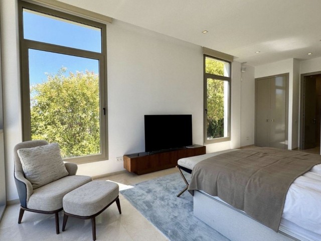 6 Slaapkamer Villa in Los Flamingos