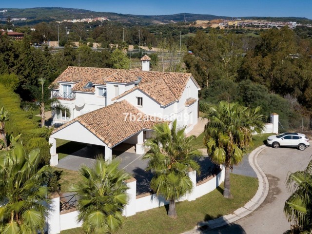 6 Bedrooms Villa in Sotogrande Costa