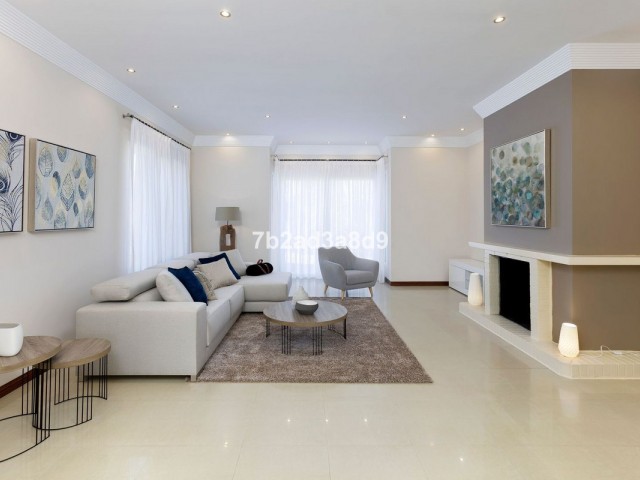 6 Bedrooms Villa in Sotogrande Costa