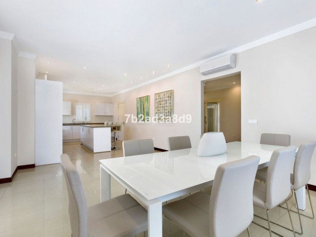 6 Bedrooms Villa in Sotogrande Costa