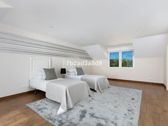 6 Bedrooms Villa in Sotogrande Costa