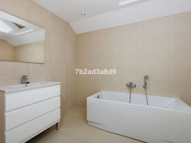 6 Bedrooms Villa in Sotogrande Costa