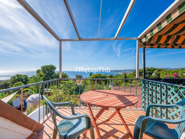 4 Bedrooms Townhouse in Estepona