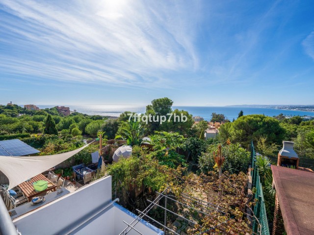 4 Bedrooms Townhouse in Estepona