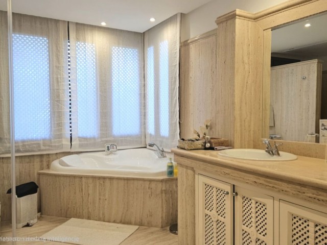 3 Bedrooms Apartment in Los Monteros