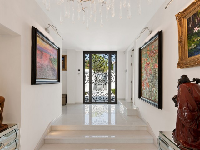 6 Bedrooms Villa in Nueva Andalucía