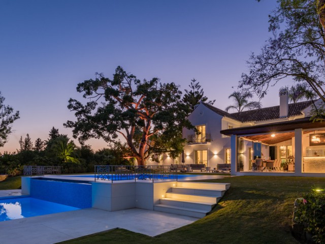 6 Bedrooms Villa in Nueva Andalucía