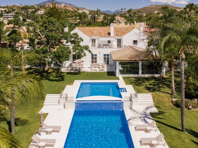6 Bedrooms Villa in Nueva Andalucía