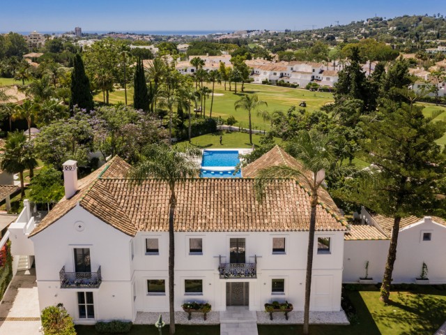 6 Bedrooms Villa in Nueva Andalucía