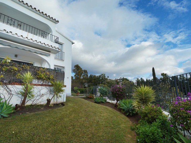 Apartment, El Paraiso, R5292130