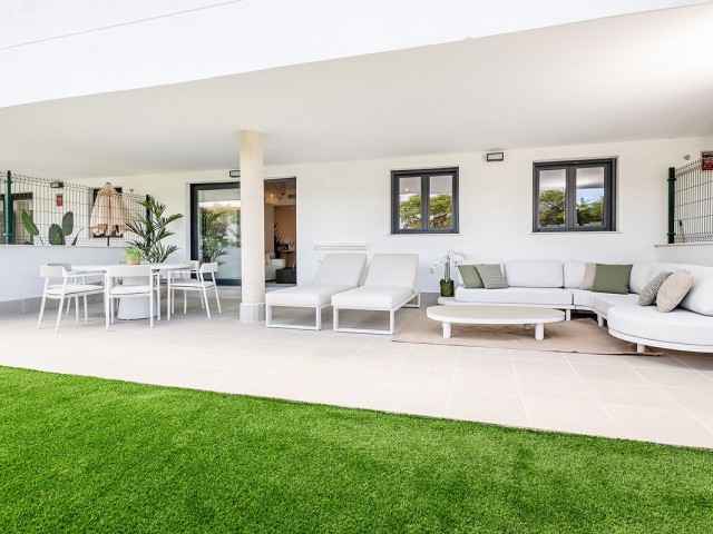 2 Bedrooms Apartment in Estepona