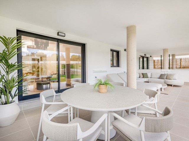 2 Bedrooms Apartment in Estepona