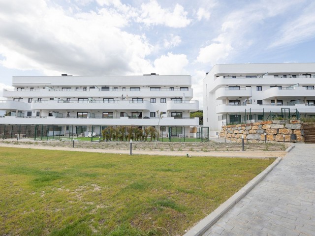 2 Bedrooms Apartment in Estepona