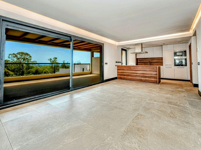 3 Schlafzimmer Apartment in Nueva Andalucía