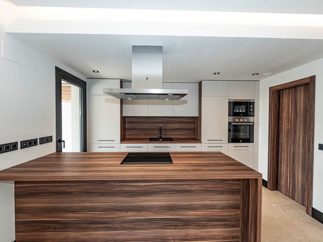 3 Schlafzimmer Apartment in Nueva Andalucía