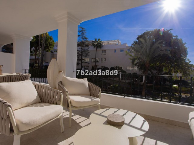 Takvåning i Nueva Andalucía