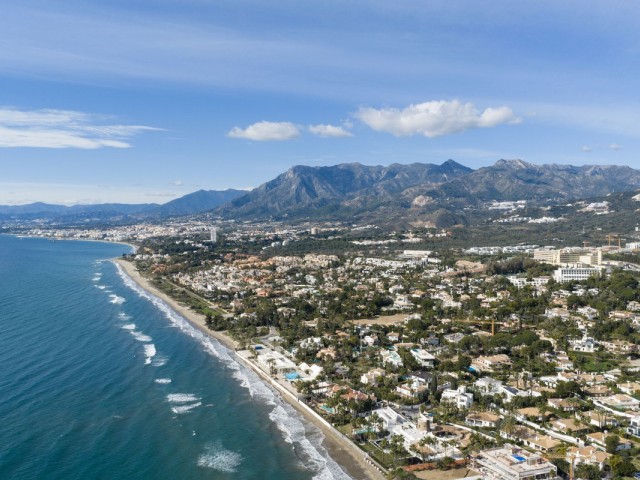 5 Bedrooms Villa in Los Monteros