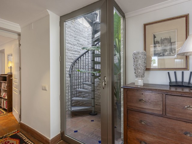 5 Bedrooms Villa in Marbella