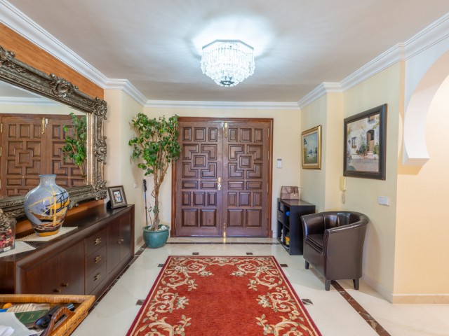 8 Soveroms Villa i Benahavís