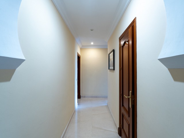 8 Soveroms Villa i Benahavís