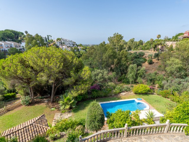 8 Soveroms Villa i Benahavís