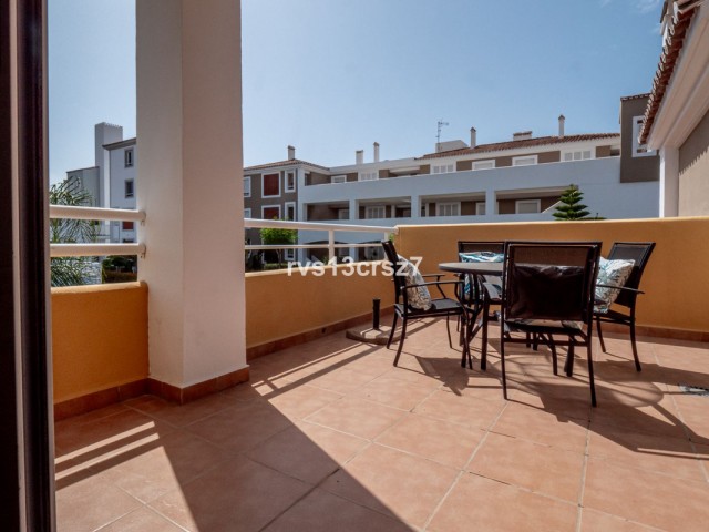 Apartamento con 3 Dormitorios  en Estepona