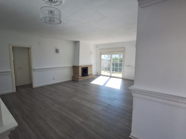 3 Bedrooms Villa in El Chaparral