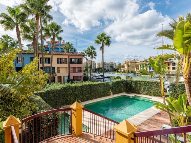 2 Bedrooms Apartment in Sotogrande