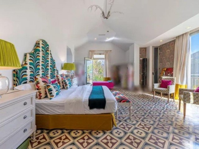 5 Bedrooms Villa in Marbella