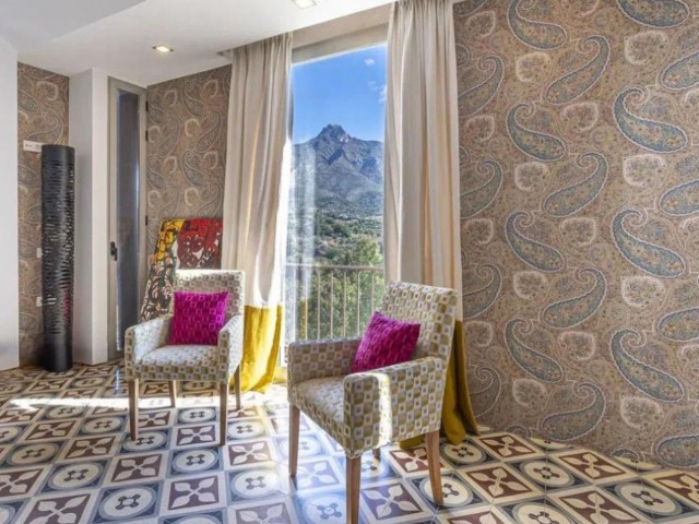 5 Bedrooms Villa in Marbella