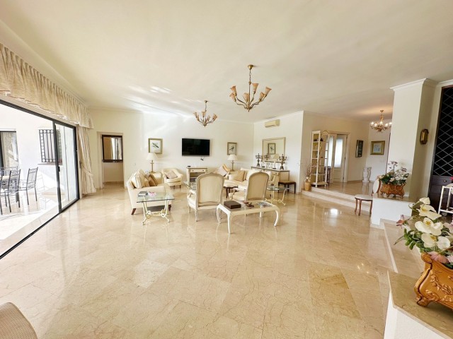 4 Schlafzimmer Villa in El Paraiso