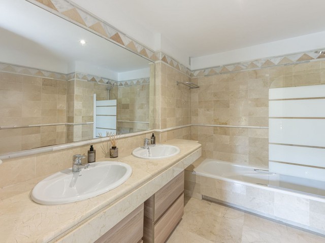 2 Slaapkamer Appartement in Elviria