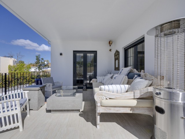 Villa avec 5 Chambres  à Guadalmina Alta