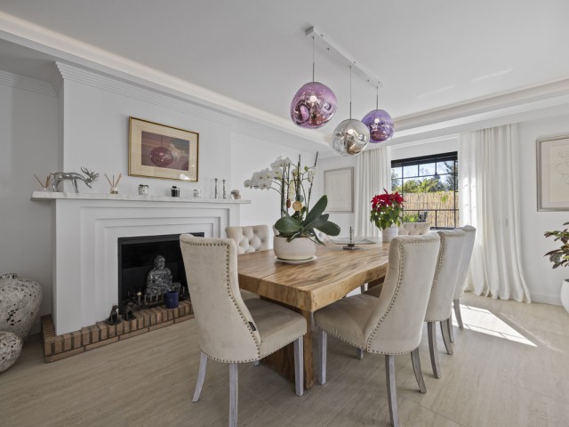 Villa avec 5 Chambres  à Guadalmina Alta