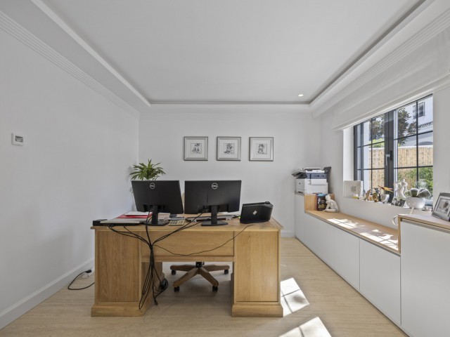 Villa avec 5 Chambres  à Guadalmina Alta