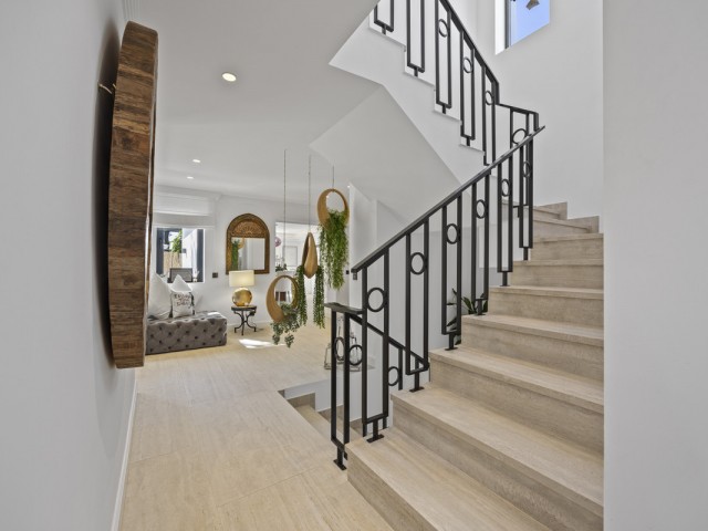 Villa avec 5 Chambres  à Guadalmina Alta